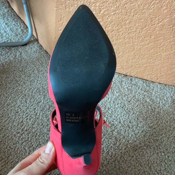 Size 6 fuchsia suede pointy heels - Picture 7 of 9